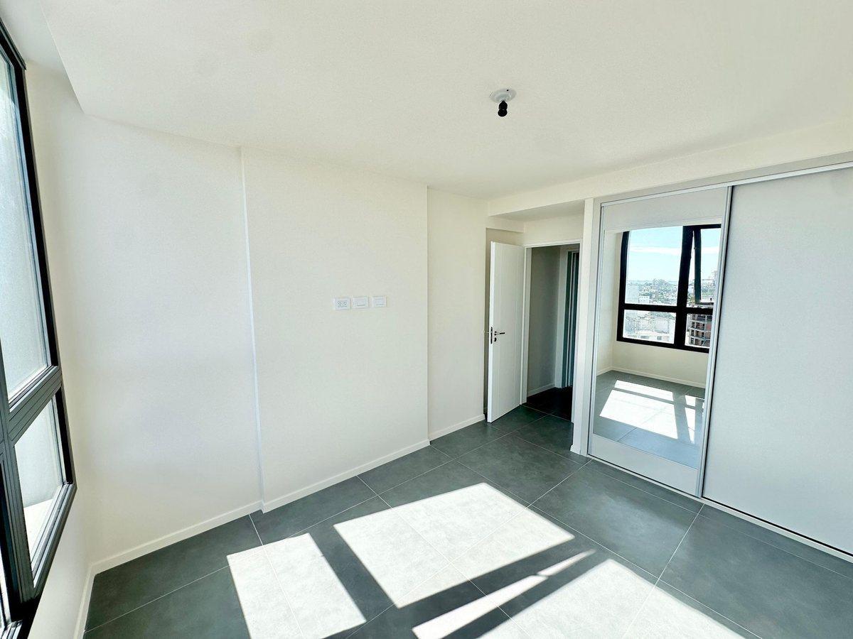 Foto de SE VENDE DPTO 1 DOR/COCHERA BV. CENTER TORRE I, imagen 1