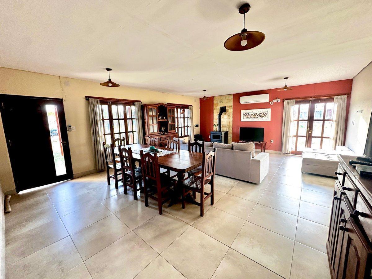 Foto de SE VENDE IMPECABLE CASA EN JARDINES DE LA COSTA II, imagen 2