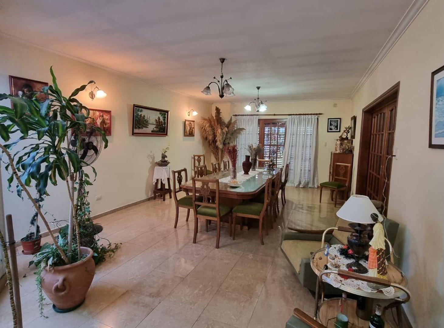 Foto de Venta Casa 4/5 dormitorios y piscina en Guadalupe, imagen 5