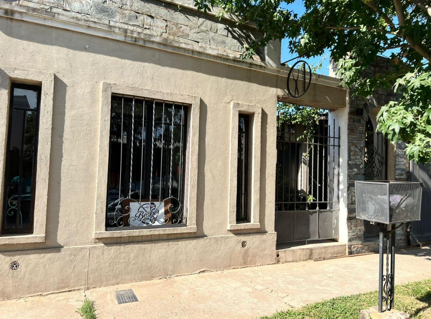 Foto de CASA 3D+COCHERA+SALON COMERCIAL+JARDIN+PILETA, imagen 5