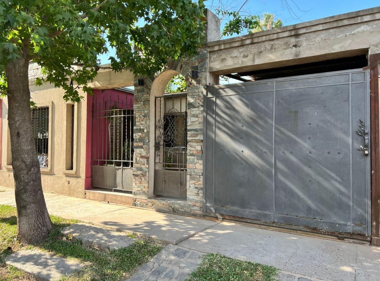 Foto de CASA 3D+COCHERA+SALON COMERCIAL+JARDIN+PILETA, imagen 1