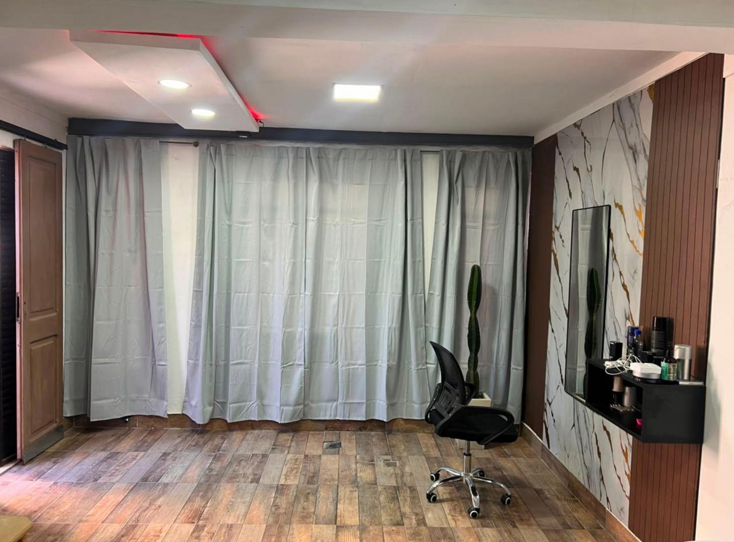 Foto de CASA 3D+COCHERA+SALON COMERCIAL+JARDIN+PILETA, imagen 2
