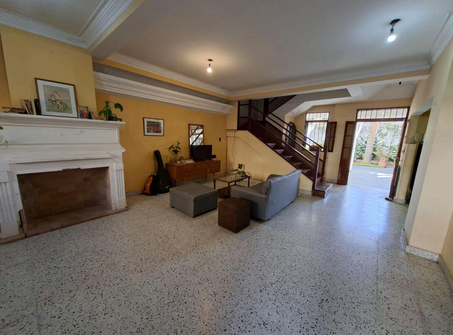 Foto de Gran Casa 8 ambientes, zona Parque Garay, imagen 3