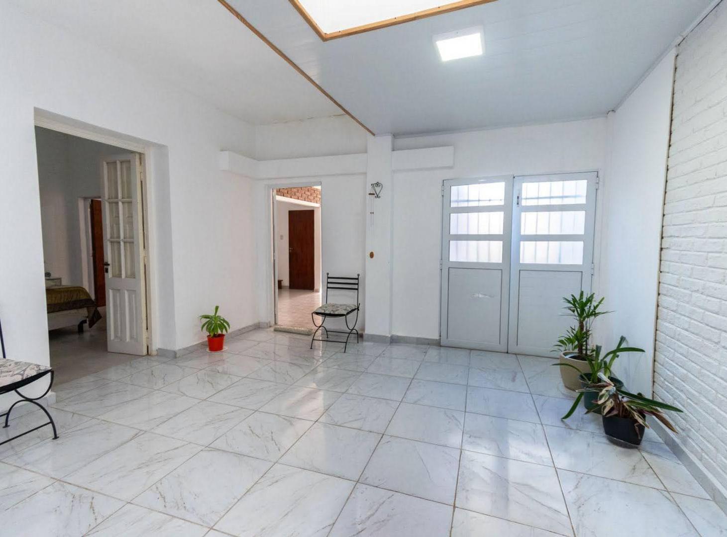Foto de Casa en Venta 2 Dormitorios Cochera y Patio, imagen 2