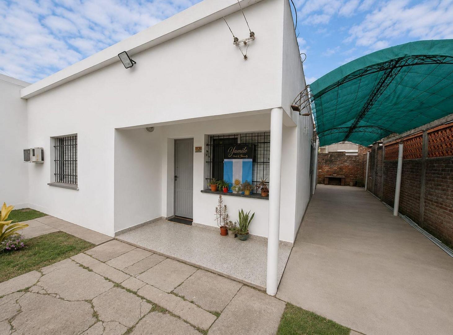 Foto de Casa 2 Dormitorios, Cochera. Espora al 2300, imagen 1