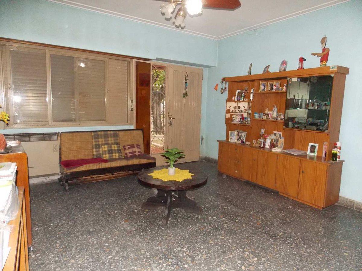 Foto de CASA DE TRES DORMITORIO Y COCHERA EN SANTO TOMÉ, imagen 3