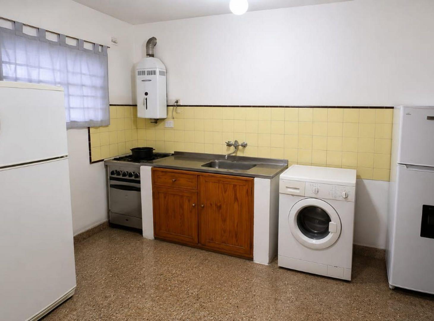 Foto de Propiedad q/consta de 4 Casas y un local comercial, imagen 3