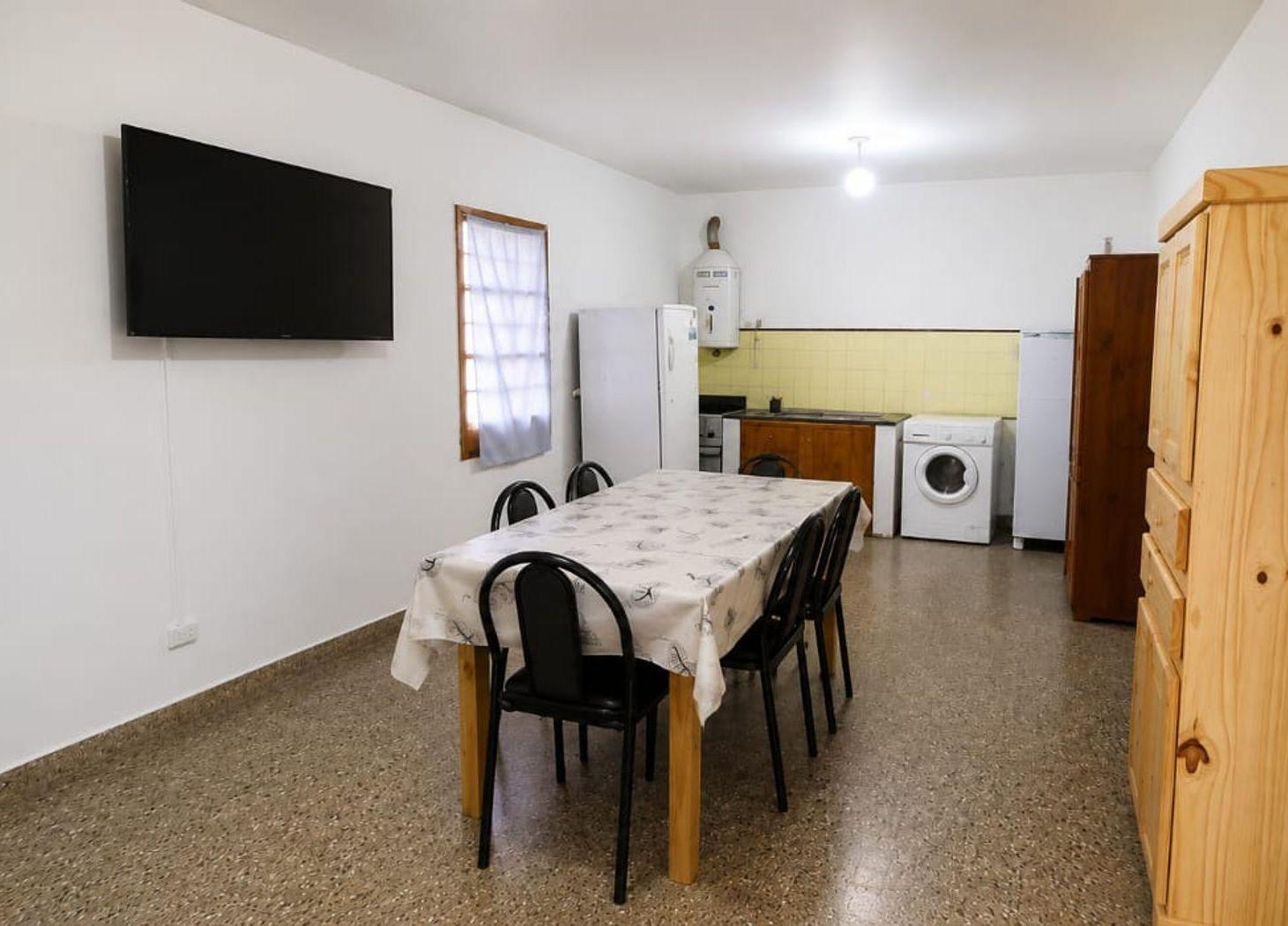 Foto de Propiedad q/consta de 4 Casas y un local comercial, imagen 2