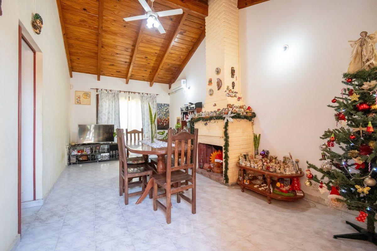 Foto de Casa en venta - 3 dormitorios - Ledesco del valle., imagen 4