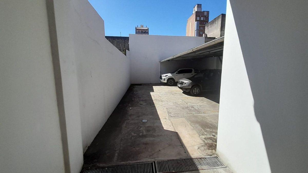 Foto de VENTA COCHERA A MTS. DE BV. PELLEGRINI, imagen 3