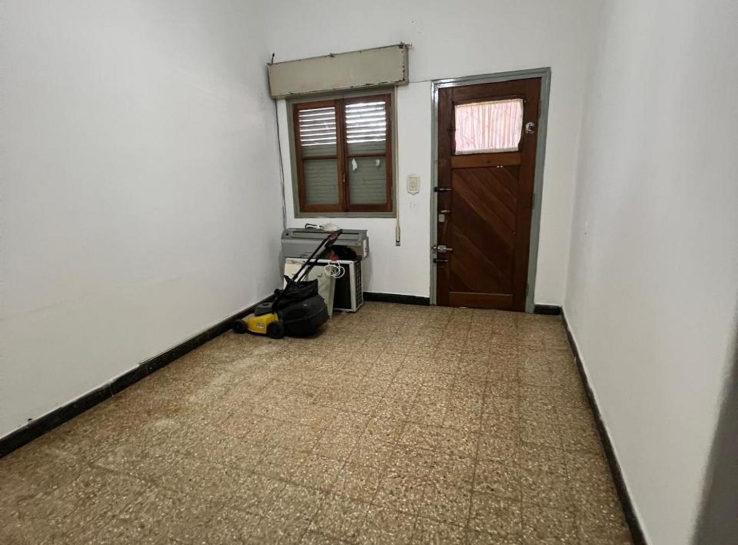 Foto de CASA 2 DORMITORIOS PATIO Y PILETA APTA CREDITO, imagen 1