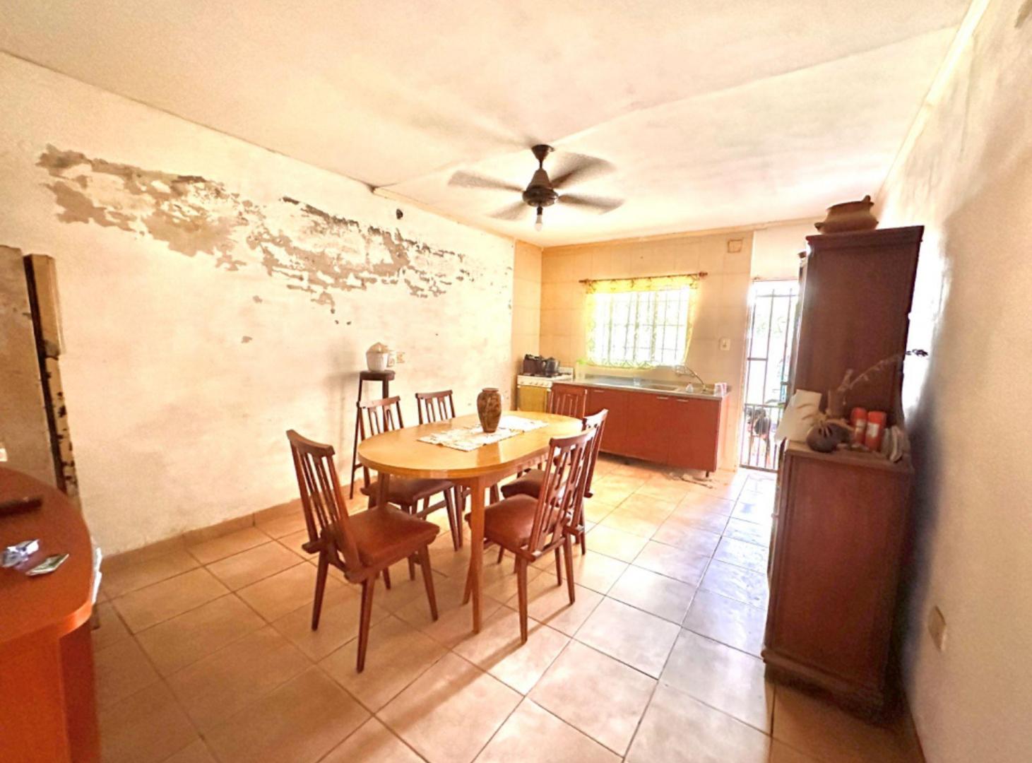 Foto de SE VENDE CASA CON GRAN TERRENO- B° LAS MERCEDES, imagen 4
