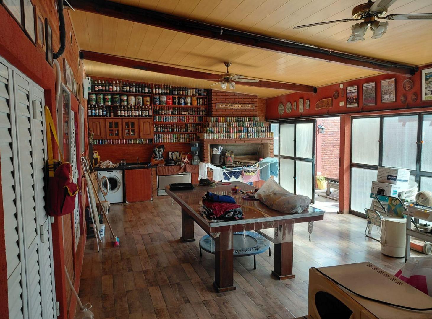 Foto de Casa con ambientes grandes y cómodos con pileta, imagen 2
