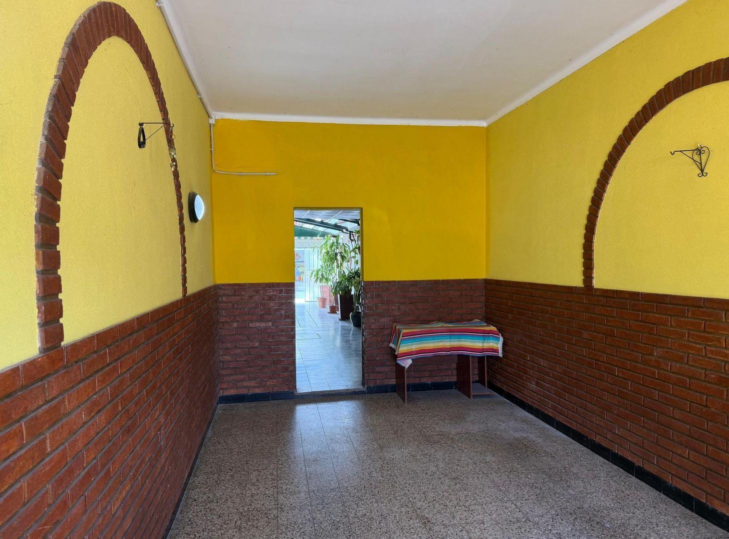 Foto de CASA EN BARRIO SGTO. CABRAL (APTA A CREDITO)., imagen 2