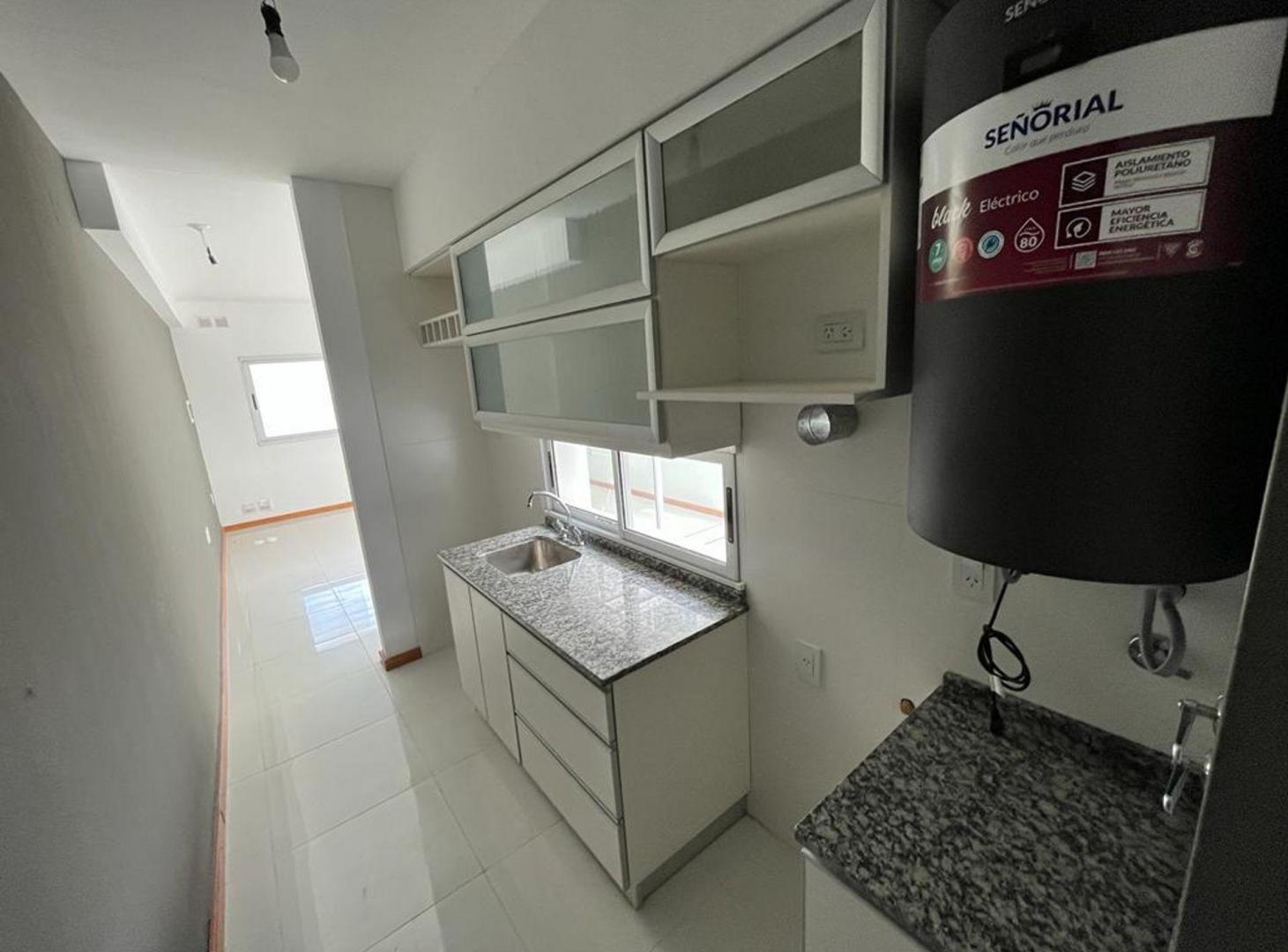 Foto de SE ALQUILA DPTO A ESTRENAR 2D Y COCHER B° M. SELVA, imagen 5