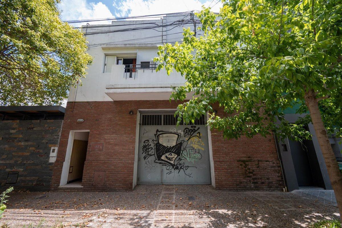 Foto de CASA EN PLANTA ALTA DE 2/3 DORMITORIOS Y COCHERA, imagen 2