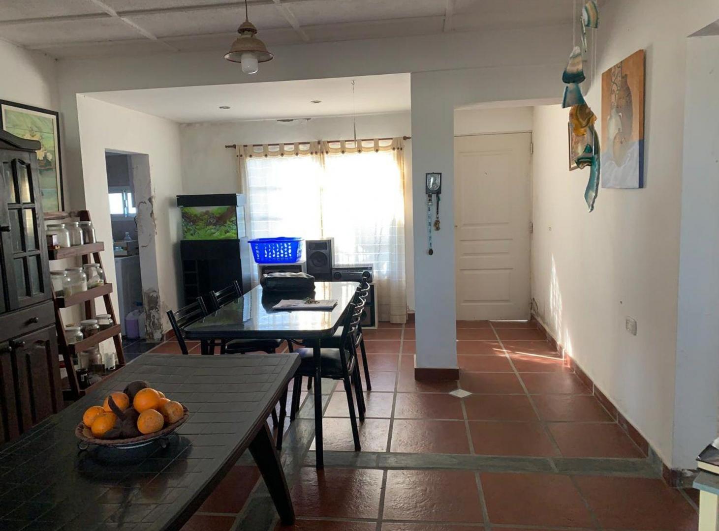 Foto de CASA AMPLIA EN CAIMA SOBRE RUTA 11, imagen 5