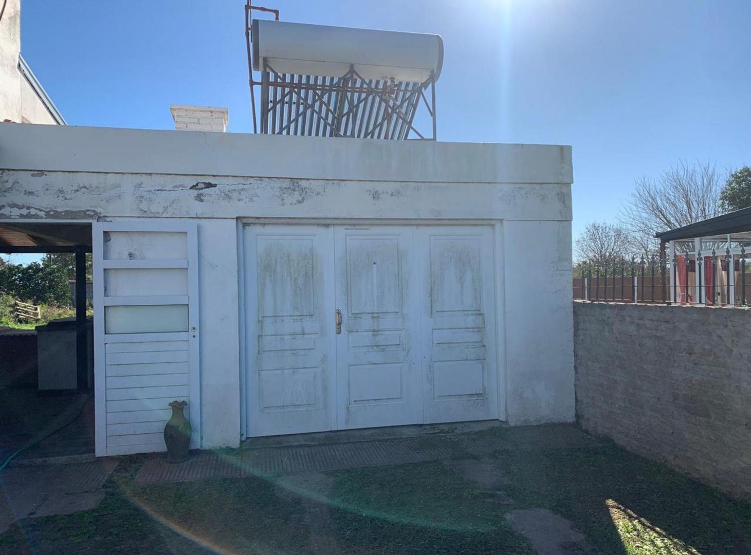 Foto de CASA AMPLIA EN CAIMA SOBRE RUTA 11, imagen 1