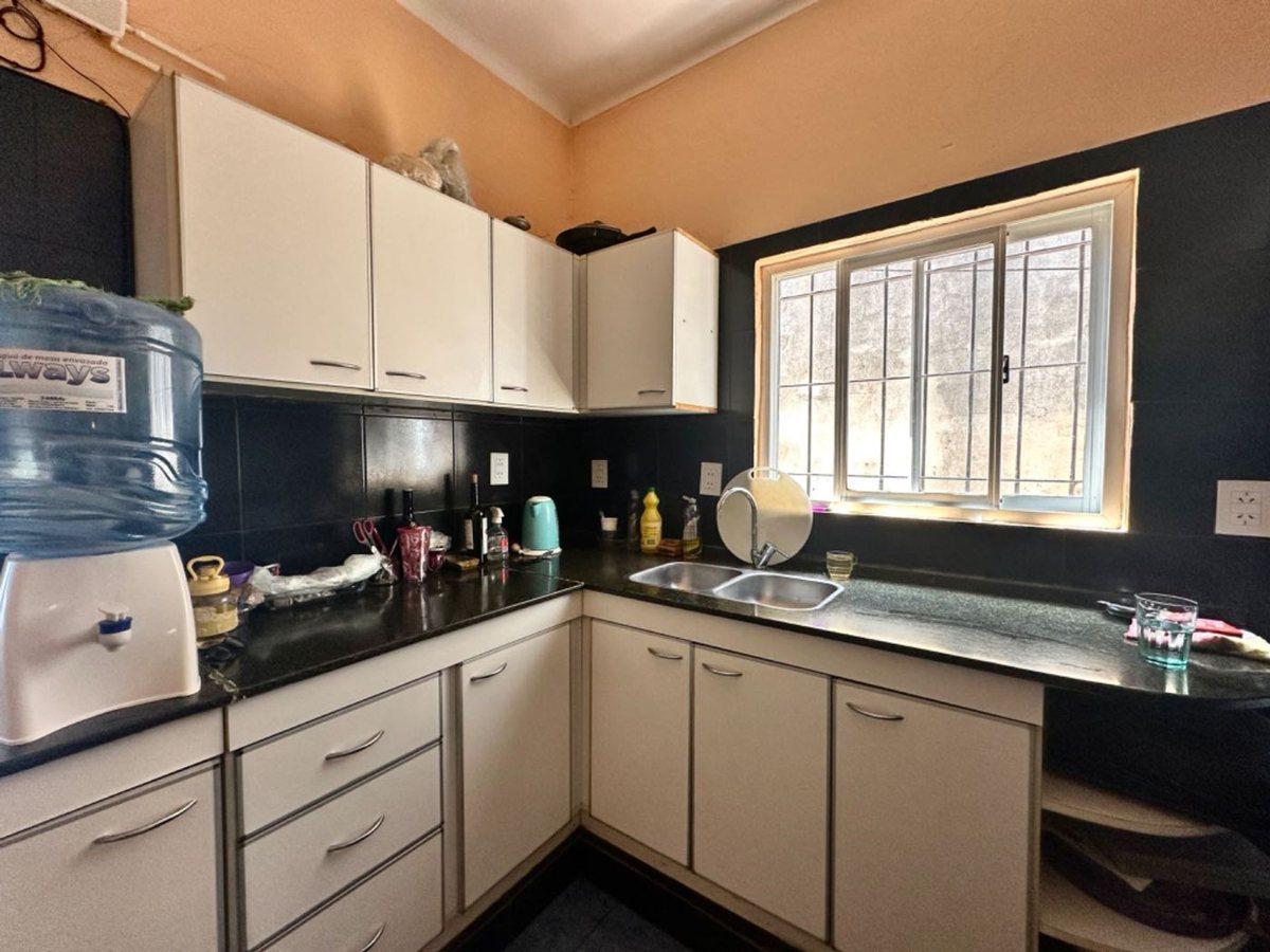 Foto de CASA EN VENTA con garage + dpto, imagen 2