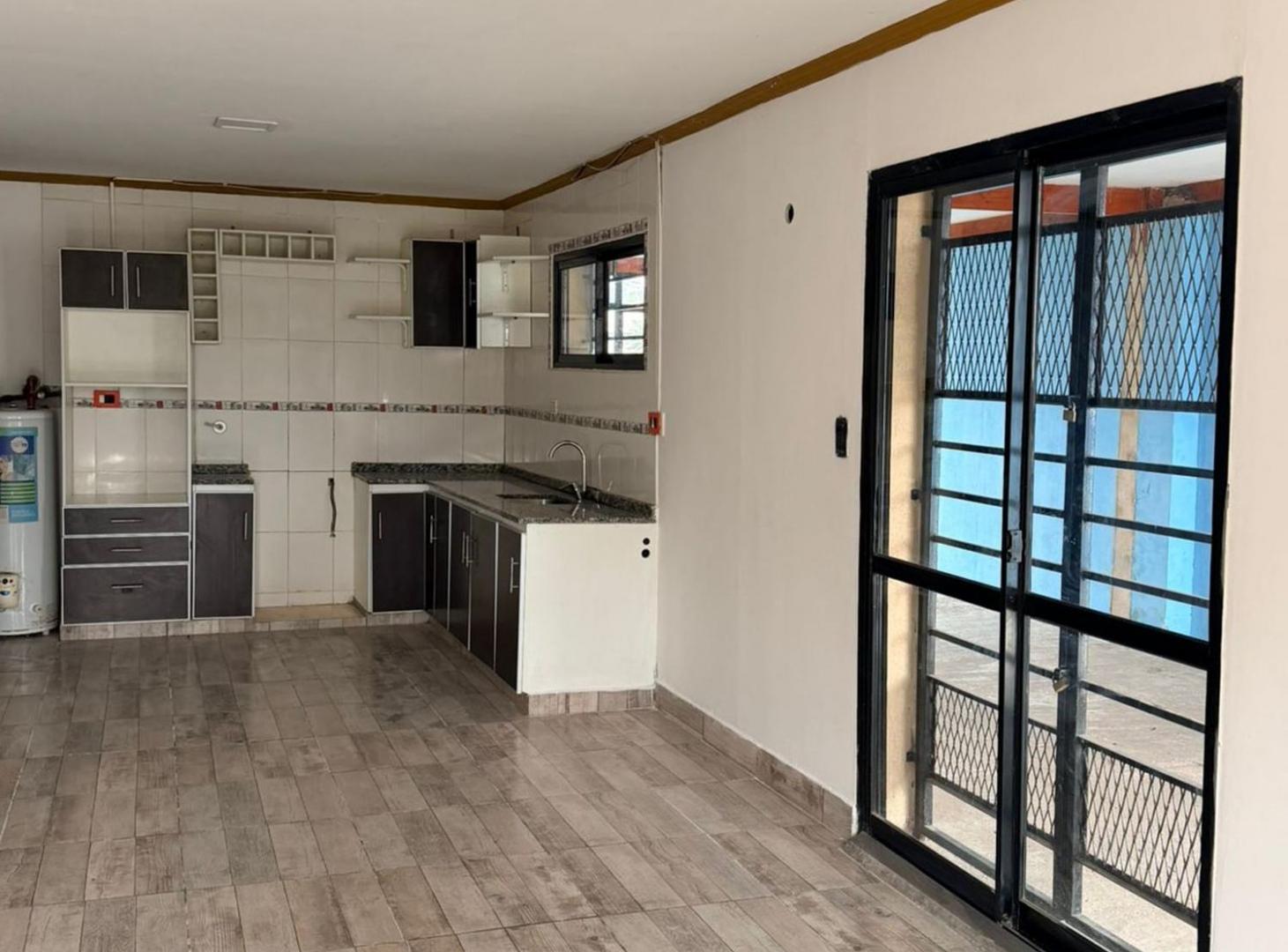 Foto de Casa de 4 dormitorios a 50 mts de Costanera., imagen 4