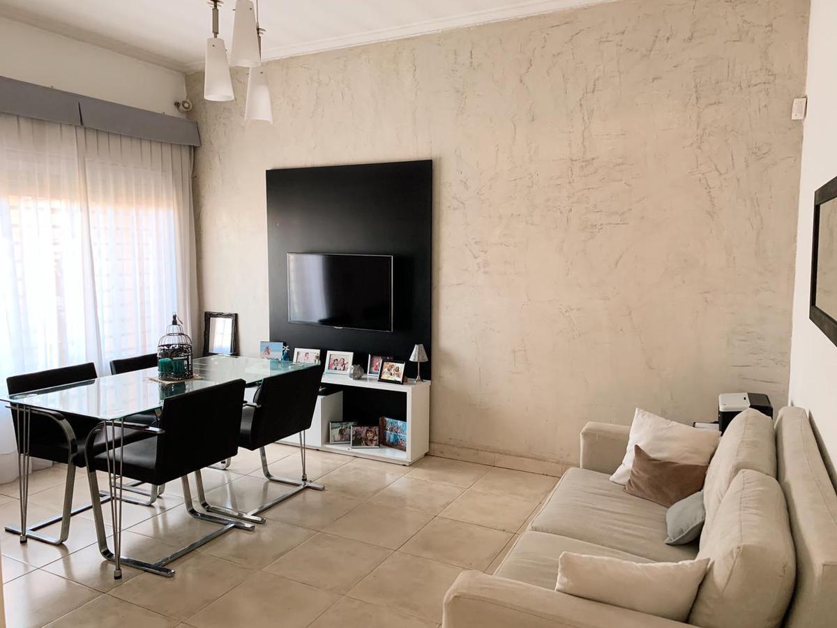 VENTA CASA 3 AMBIENTES MORON