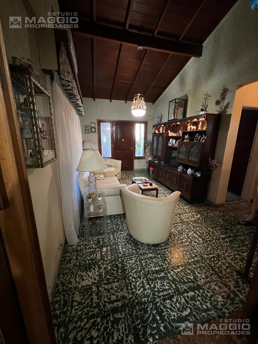 CASA VENTA RAMOS MEJIA SUR 4 AMBIENTES