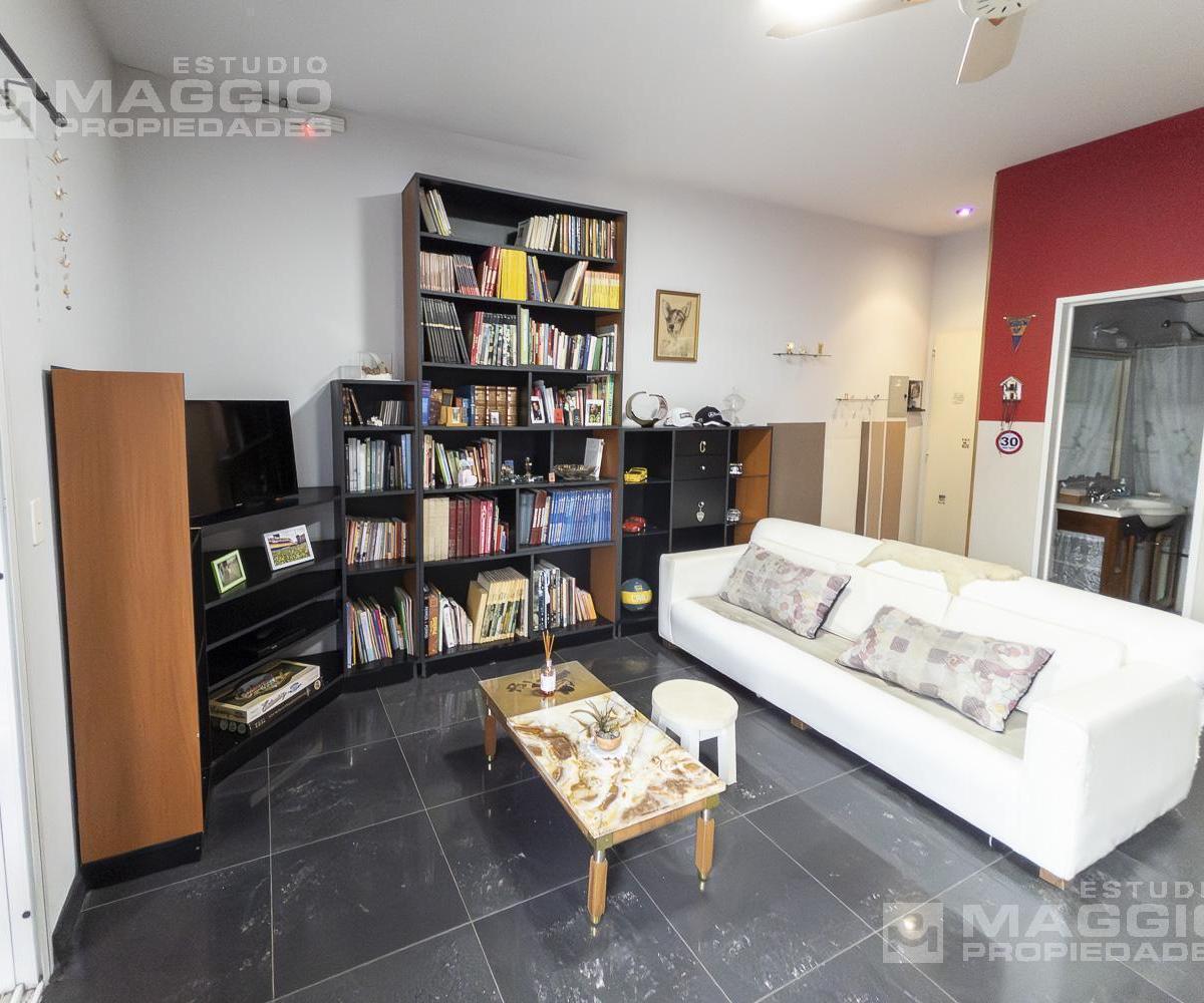 Inmueble Local 2 Departamentos 3 Ambientes Cochera Venta en Ramos Mejia