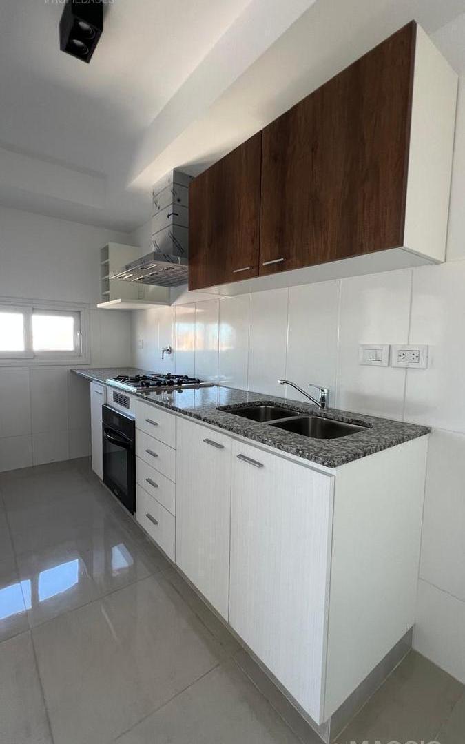 Foto de VENTA DEPARTAMENTO 2 AMBIENTES CON COCHERA EN HAEDO, imagen 4