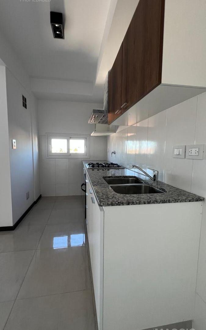 Foto de VENTA DEPARTAMENTO 2 AMBIENTES CON COCHERA EN HAEDO, imagen 3