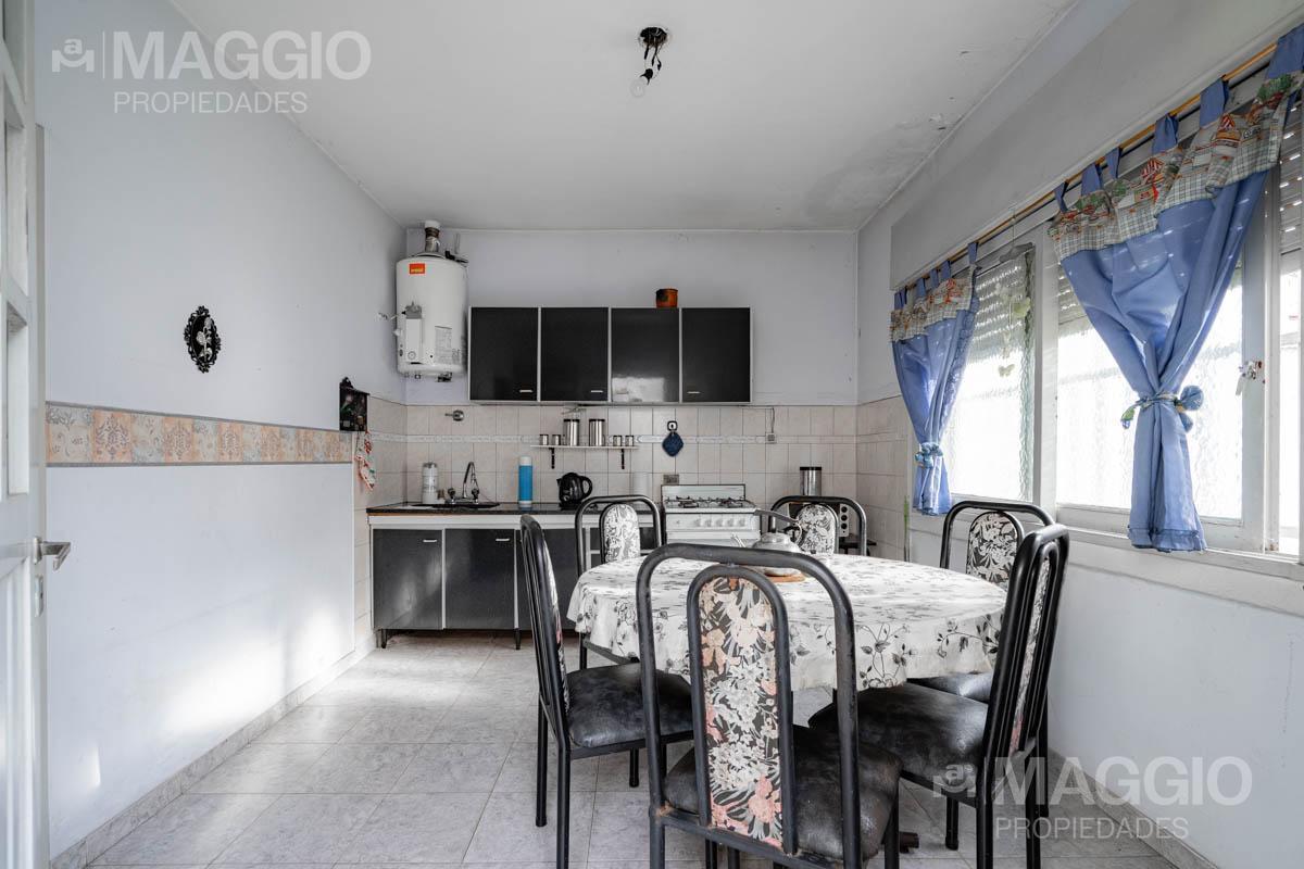 Foto de VENTA PH EN VILLA LUZURIAGA, imagen 5