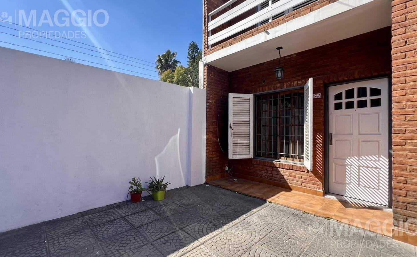 Foto de VENTA PH VILLA LUZURIAGA, imagen 2