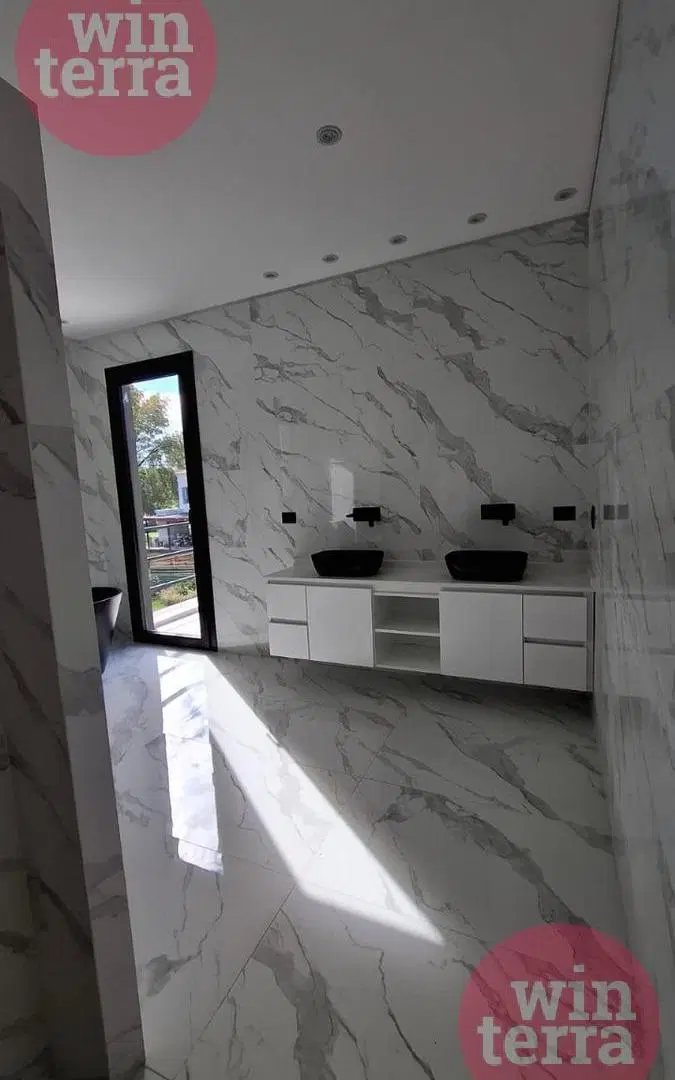 Casa a estrenar en Azzurra Tortugas, 366m2, gran lote interno orientacion noreste con pileta 2