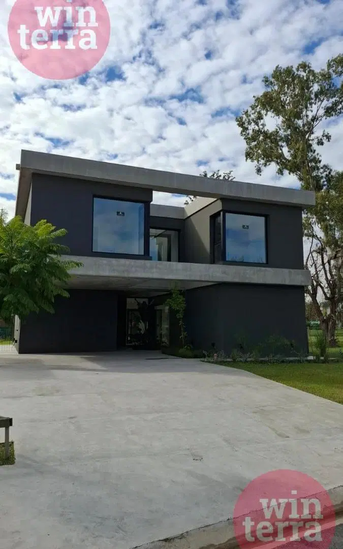 Casa a estrenar en Azzurra Tortugas, 366m2, gran lote interno orientacion noreste con pileta 5