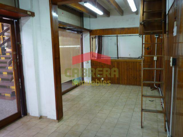 2 Locales juntos, en excelente ubicación. OPORTUNIDAD !!!