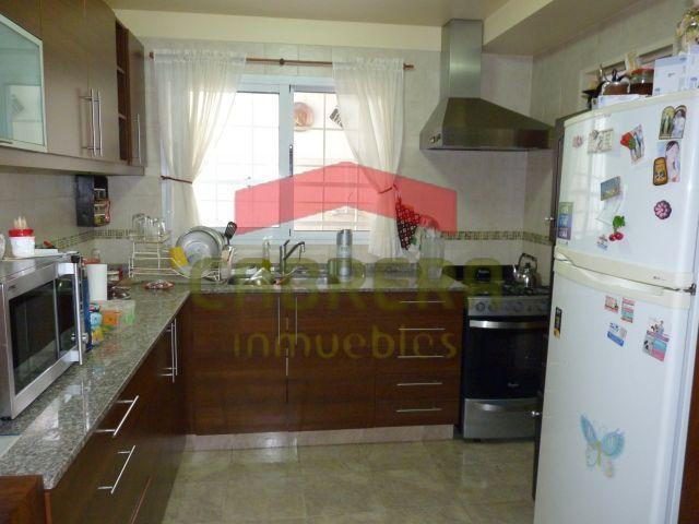 Casa ideal dos familias. en Olivos.