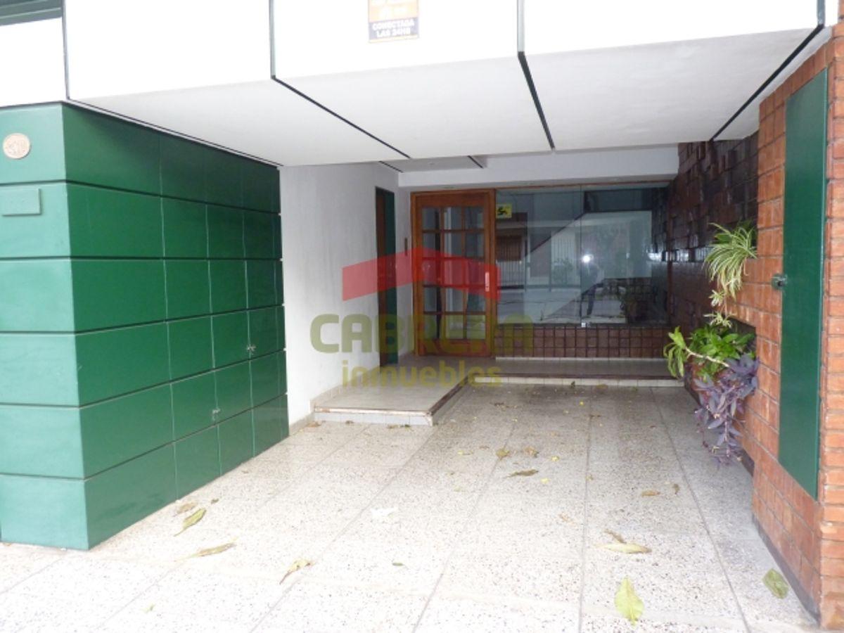 Foto de Impecable Depto 3 dormitorios c/cochera, bajas expensas. Próximo, imagen 1