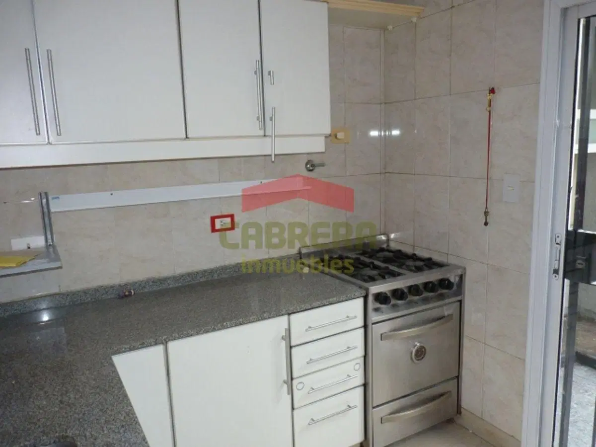 Dúplex 3 dormitorios c/ cochera y patio en Alquiler en Florida Oeste. 8