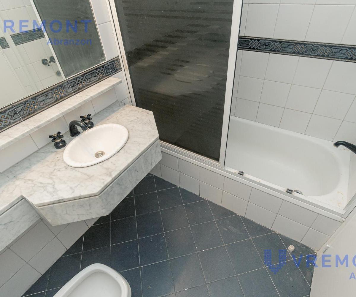 Virgilio 700 Villa Luro Triplex de 6 Ambientes con Jardin y Cochera 194 m² Totales 4