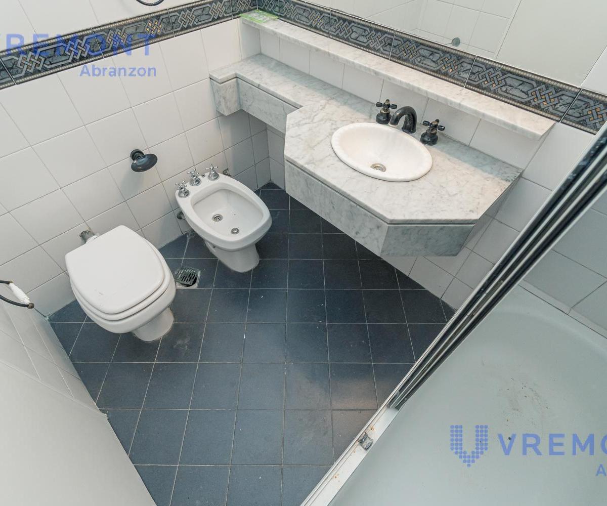 Virgilio 700 Villa Luro Triplex de 6 Ambientes con Jardin y Cochera 194 m² Totales 1