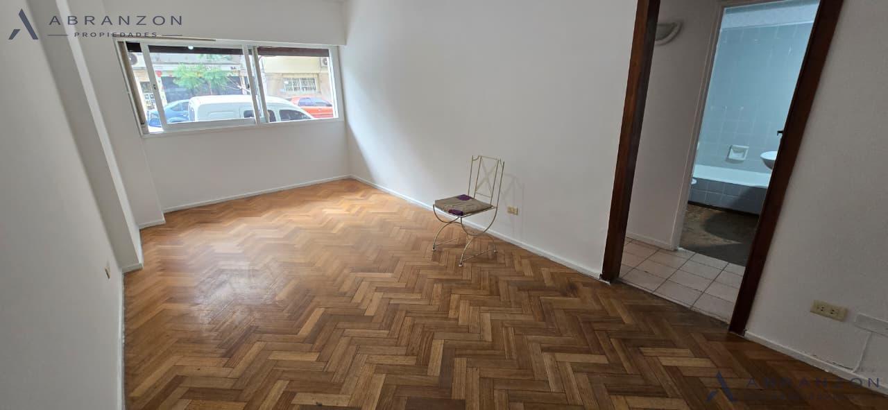 Foto de Departamento 3 ambientes con patio a una cuadra del subte linea A, imagen 2