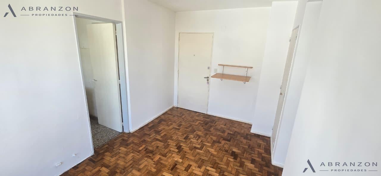 Foto de Departamento 2 ambientes con balcon y vista abierta a una cuadra del, imagen 1