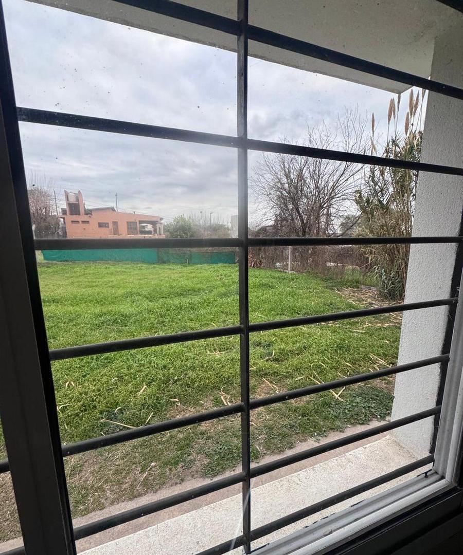 Foto de Alquiler Casa 3 dormitorios Lomas de Mendiolaza con cochera y patio, imagen 5