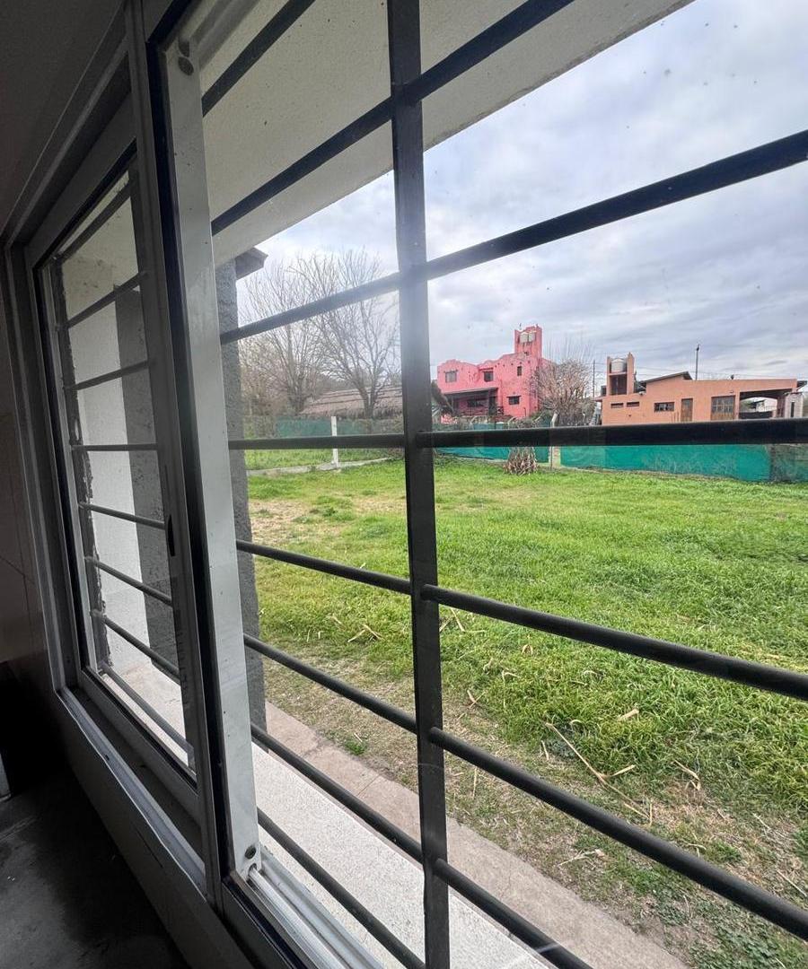 Foto de Alquiler Casa 3 dormitorios Lomas de Mendiolaza con cochera y patio, imagen 4