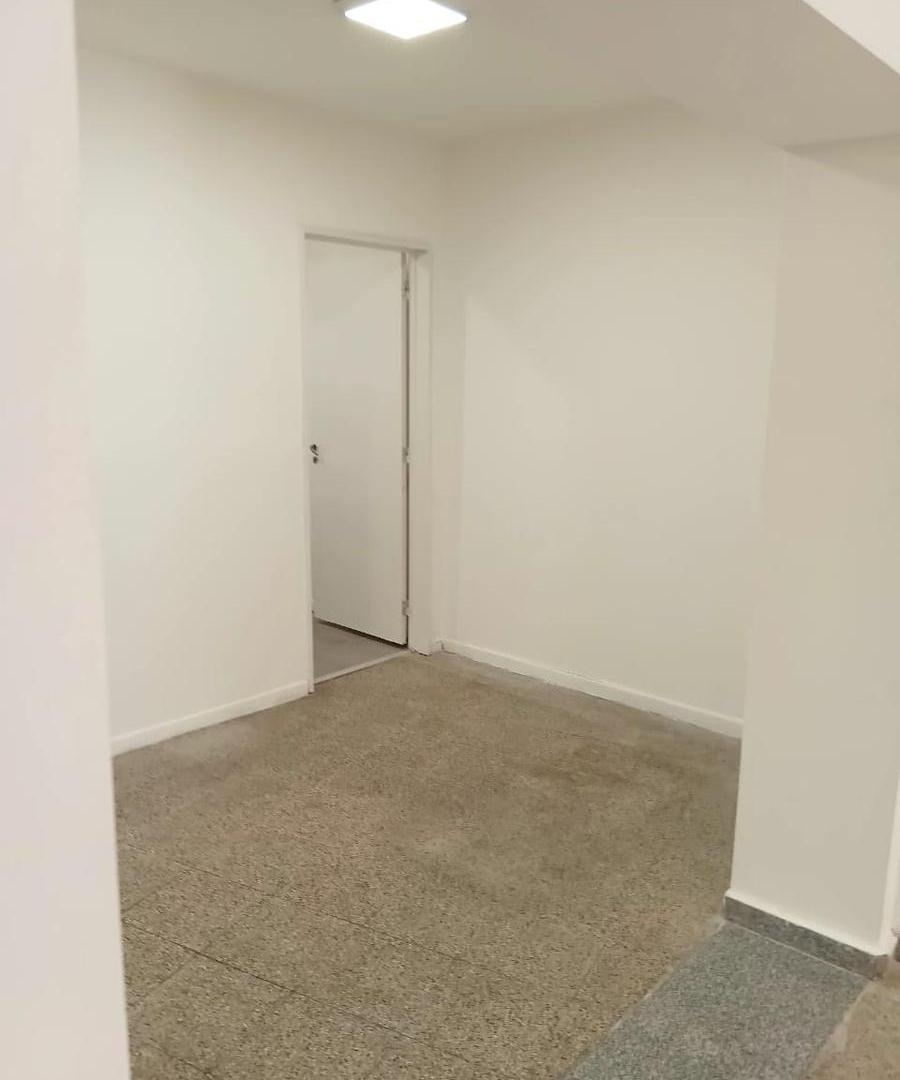 Foto de ALQUILER - Local comercial en Barrio General Bustos, imagen 5