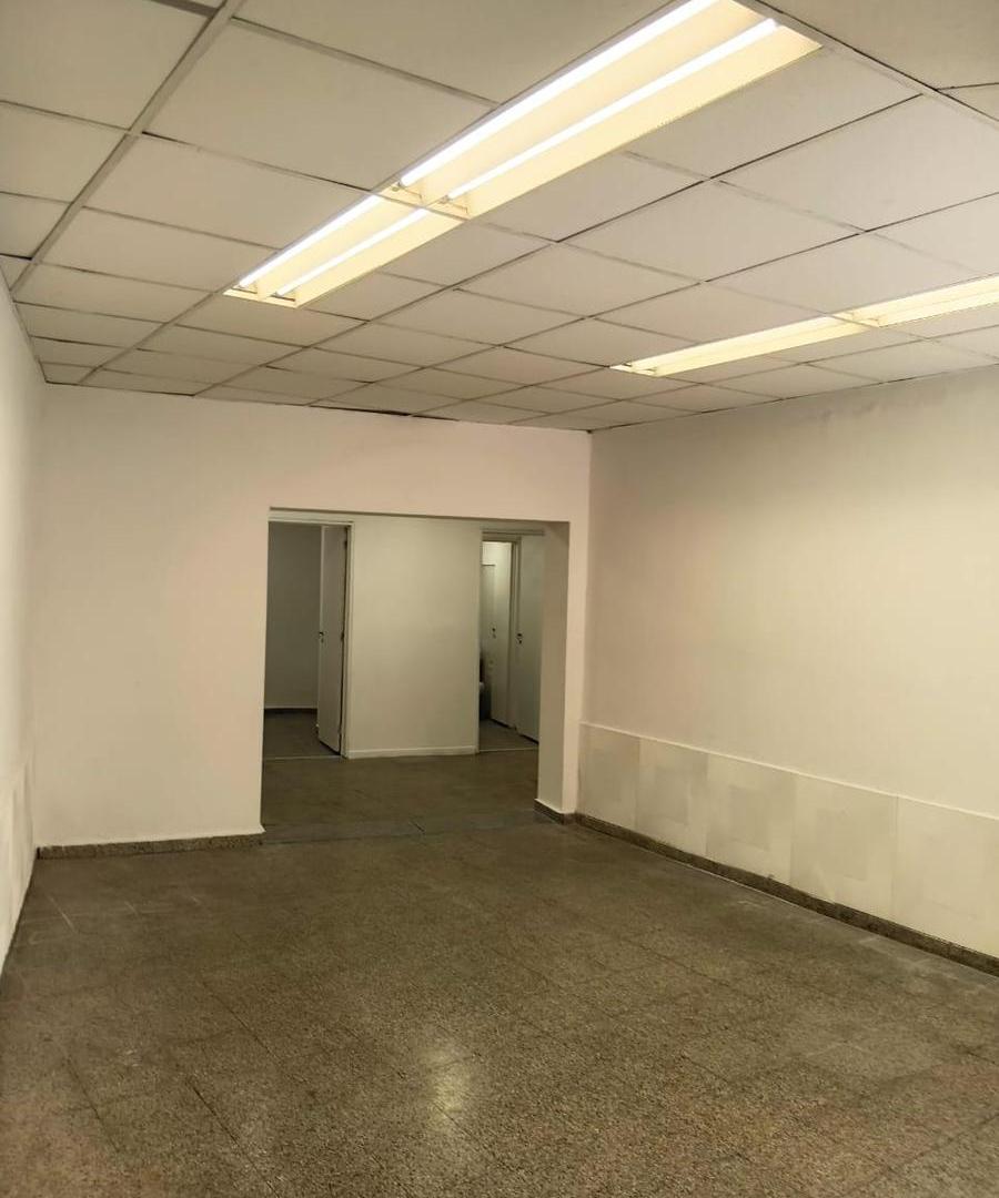 Foto de ALQUILER - Local comercial en Barrio General Bustos, imagen 1