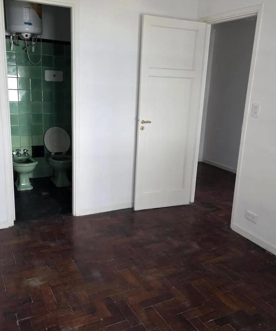 Departamento de 2 ambientes en excelente estado por escalera 8