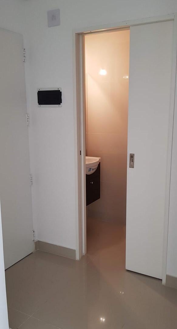 Foto de DOS AMBIENTES A ESTRENAR, FRENTE, BALCÓN, 2 BAÑOS EN EXCELENTE UBICACIÓN, imagen 3