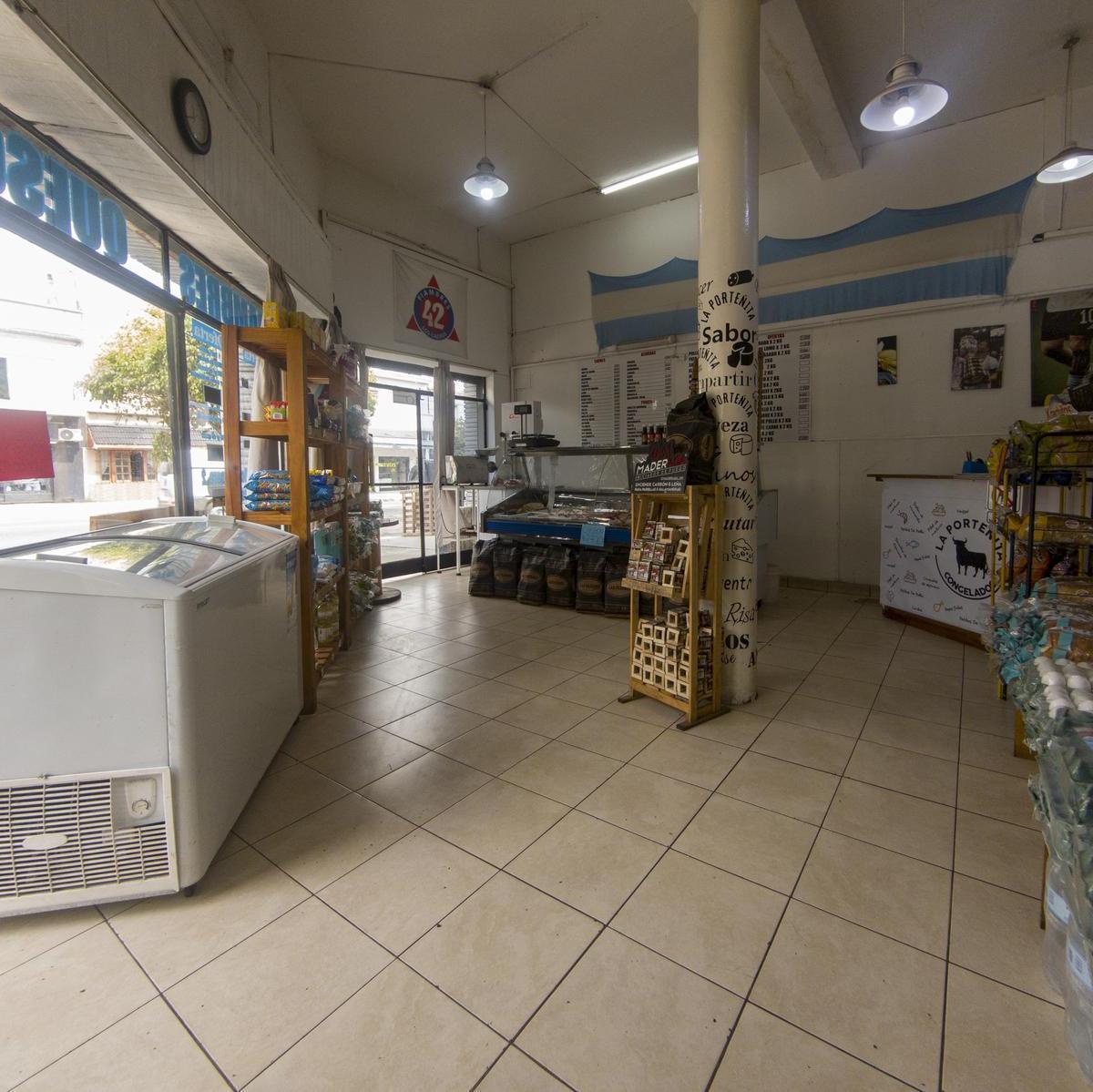 Local en Parque Chas, Esquina 75 m² (Av Constituyentes Al 3700) 1