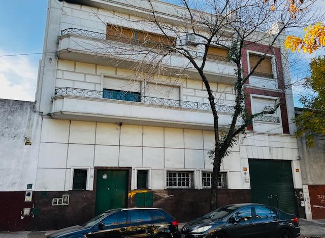 Oportunidad Retasado! Edificio de 2 Pisos 318 m Totales S/expensas C/ascensor 5