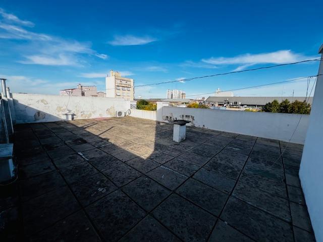 Oportunidad Retasado! Edificio de 2 Pisos 318 m Totales S/expensas C/ascensor 2